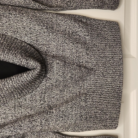 Dressbarn Women's Black Gray White Long Sleeve Tweed Print Cowl Sweater Size S - Picture 4 of 11